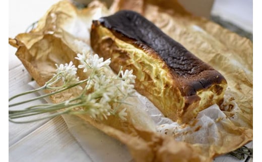 C068米粉のバスクチーズケーキ