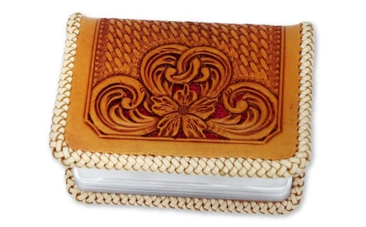 牛革ハンドメイド カードケース ウエスタンカービング仕上げ【牛革 ハンドメイド カードケース 名刺入れ ウエスタンカービング レッドトカゲ メキシカンバスケットウエイブ 革 天然素材 高級感 経年変化 男性 女性 メンズ レディース ギフト プレゼント 贈り物 贈答】