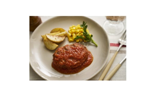 阿波黒牛と国産豚肉のPREMIUMハンバーグ-トマトソース-【1560597】