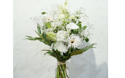 季節のおすすめ生花花束 お供え 供花 1束 【株式会社tomoni】 [ATCG001]