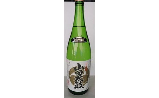 山田太鼓 純米酒 1.8L お酒 酒 アルコール 純米酒