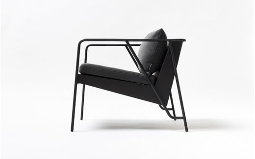 【FIL】ラウンジチェア -スミ リミテッド- MASS Series Lounge Chair -SUMI LIMITED- 小国杉 イージーチェア ローチェア 椅子 チェア 背もたれ 肘掛 クッション インテリア 家具 木製 無垢材 天然木 炭 黒 受注生産 おしゃれ リビング ダイニング ギフト Foreque 熊本 阿蘇 南小国町 送料無料