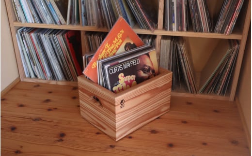 【Higo Beat】 小国杉 レコードボックス（12インチ用） レコードラック 40~50枚 レコード 収納 木製 天然木 無垢材 インテリア おしゃれ Higo Beat 熊本 阿蘇 南小国町 送料無料