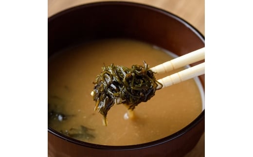 大分県産 くろめのお味噌汁 (25食) くろめ 海藻 味噌汁 味噌 小分け 国産 常温 防災 非常食 インスタント 【opbf001】【安部水産】