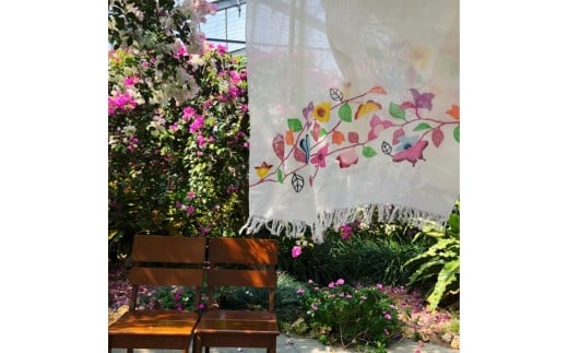 AY101　紅型染め ブーゲンビリアのショール 赤