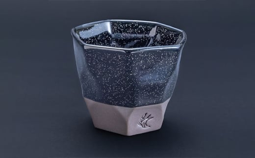 【美濃焼】 つばめ工房 黒土 ロックカップ 天の川ネイビー 瑞浪市 / 大恵 陶磁器 酒器 ギフト [AZBG012]