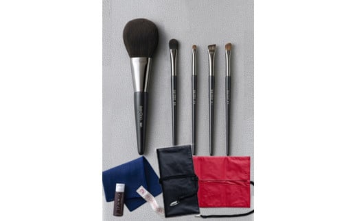Q103 SHIORI メイクブラシ5本セット S-SET5【ウエダ 美粧堂 栞 化粧筆 メイク道具 メイクブラシ セット ブラシセット 化粧ブラシ ポーチ クリーナー 日本製 大阪府 八尾】
