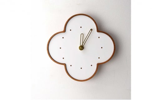 四葉の壁掛時計M 白
