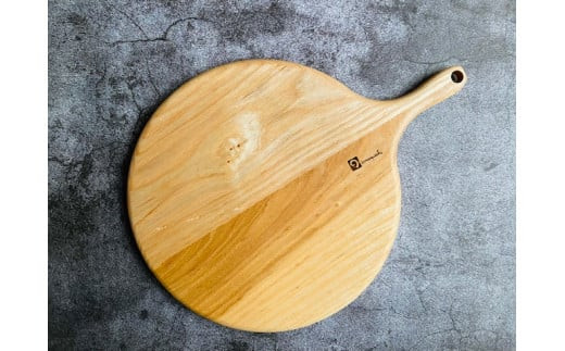 丸いカッティングボード（タモの木）（0051）