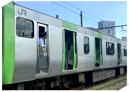 池袋駅係員と山手線乗務員直伝！お仕事体験と回送列車に乗って車庫見学ツアー