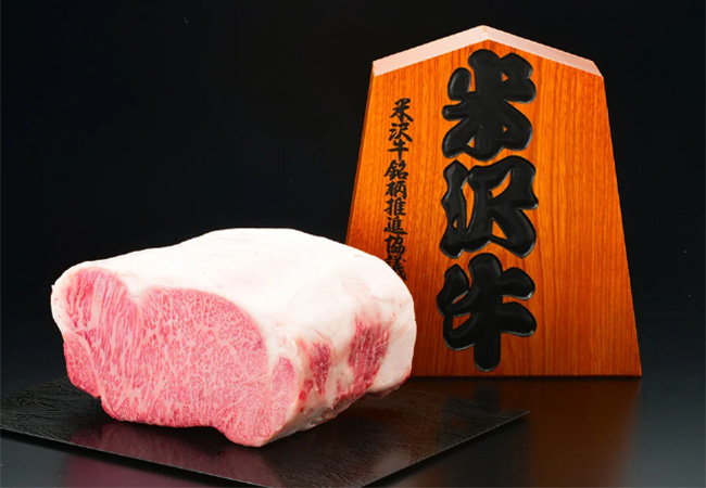 【3ヶ月定期便】米沢牛 すき焼き・焼肉・しゃぶしゃぶコース【冷蔵】