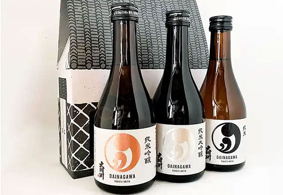 【大納川】人気3種呑み比べセット 蔵型ケース入（大納川 純米 300ml×1本、大納川 純米吟醸 300ml×1本、大納川 純米大吟醸 300ml×1本）のイメージ