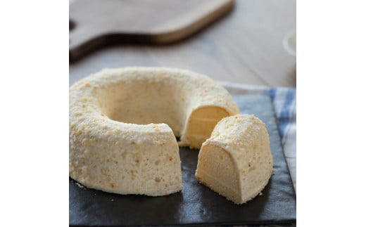 ツッカークランツ(大)    高砂市 ホーゲル 幸せの味  砂糖の王冠 こだわり製法 バタークリーム 上品 懐かしい味兵庫県高砂市12000菓子・スイーツケーキ・カステラ