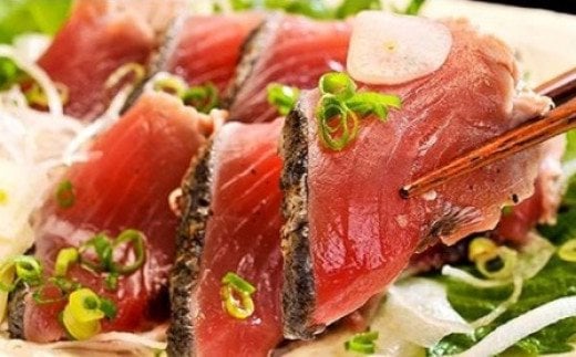 黄金藁焼き一本釣り戻り鰹タタキ 1kgと藻塩(5パック)のセット / かつお 鰹 かつおのたたき 海鮮 人気 【nks102B】和歌山県紀美野町11000魚介・海産物鮮魚