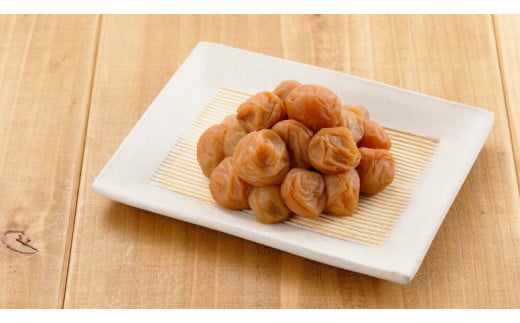 紀州小梅(塩分約10%)900g  / 田辺市 紀州南高梅 南高梅 梅干し 梅干 梅 うめ 肉厚 お米 おにぎり 焼酎 小粒 小梅 【kbe017】和歌山県田辺市15000鍋セット・総菜・加工食品漬物・梅干・キムチ