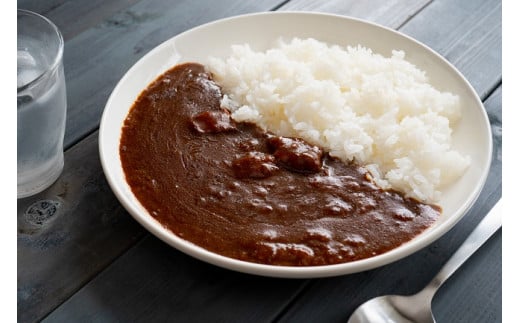 【11月お届け】【近江牛 カレー 5箱】肉 牛肉 ブランド牛 三大和牛 和牛 黒毛和牛 保存食 レトルト おかず お惣菜 滋賀県 竜王滋賀県竜王町15000肉牛肉