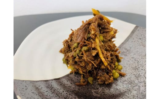 【5月お届け】【近江牛 肉山椒(佃煮)】肉 牛肉 ミンチ 山椒 ふりかけ ぬれふりかけ ブランド牛 三大和牛 和牛 黒毛和牛 冷凍 お弁当 おかず お惣菜 おつまみ 滋賀県 竜王滋賀県竜王町15000肉