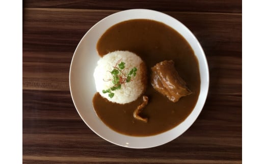 【6月お届け】【近江牛匠のカレー】肉 牛肉 ブランド牛 三大和牛 和牛 黒毛和牛 近江牛 保存食 レトルト おかず お惣菜 滋賀県 竜王滋賀県竜王町15000肉その他 肉