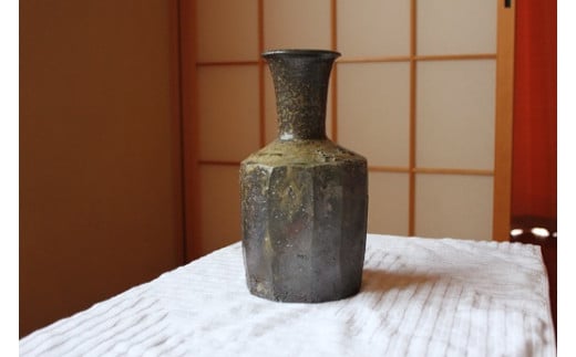 440 炭化面取花器三重県伊勢市75000衣類・装飾品・工芸品その他 装飾品・工芸品
