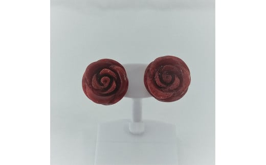 1324 珊瑚ピアス・バラ  アフリカ珊瑚 イソバナ珊瑚 贈り物 ピアス バラピアス 還暦祝い 赤珊瑚 カジュアルアクセサリー 赤いピアス オシャレピアス 3月誕生石 母の日 ご褒美ピアス 喜ば