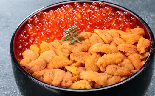 A-24013【12/17まで年内配送】 蒸しウニ80g、鮭イクラ80gセット北海道根室市14000魚介・海産物イカ・タコ・ウニ