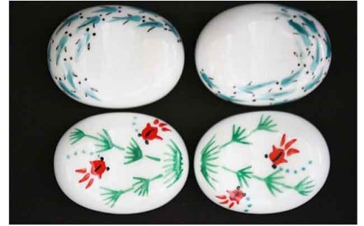 金魚とめだかの箸置き (新豆型) やきもの工房こすず A12-195佐賀県有田町12000雑貨・日用品食器・グラス