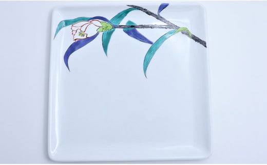 有田焼 角平皿22cm 侘助文【赤絵白磁硯処 雪月花】食器 うつわ 器 磁器 陶磁器 皿 飾り皿 プレート メインプレート 角平皿 角皿 植物 侘助 わびすけ 椿 つばき 手描き A80-51佐賀県有田町80000雑