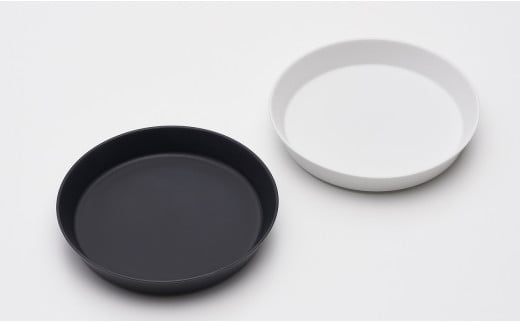 2016/ IR Plate Set【2016/オリジナル】有田焼 食器 器 皿 中皿 切立皿 プレート 2枚 ブラック ホワイト シンプル AA50-288佐賀県有田町50000雑貨・日用品食器・グラス