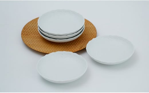 有田焼 しっとり質感の和食器 白マット輪花桔梗渕浅小鉢 / 5個 深海三龍堂 取り鉢 とんすい 煮物鉢 中鉢 白磁 白い器 白い食器 A40-185佐賀県有田町40000雑貨・日用品食器・グラス