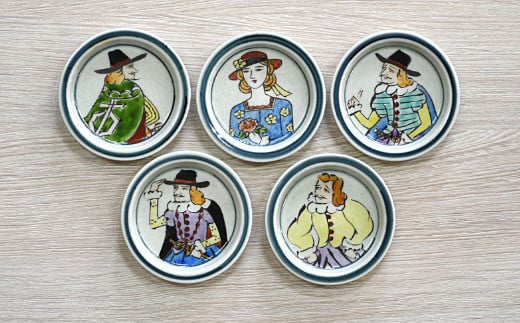 有田焼 南蛮人絵変り小皿5枚セット No.1【ARITAYAKI-STORE】器 うつわ 食器 小皿 豆皿 薬味入れ 5枚 セット 手描き 電子レンジ対応 食洗機対応 A20-589佐賀県有田町20000雑貨・日用品食器・グラス