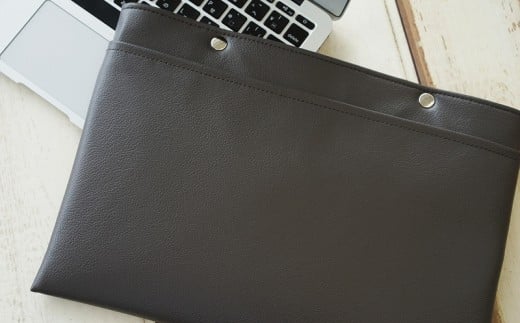 No.252-21 PVCレザーパソコンケース(クラッチバッグ)「match」13インチ用(グレー) / 雑貨 日用品 入れ物 千葉県千葉県野田市25000衣類・装飾品・工芸品その他 装飾品・工芸品