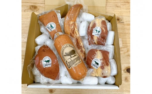 浜田市産 ケンボロー スモークホルモンセット スモーク 燻製 タン ハツ レバー ポーク ソーセージ 豚 豚肉 ホルモン おつまみ 【002_1971】島根県浜田市11000肉豚肉