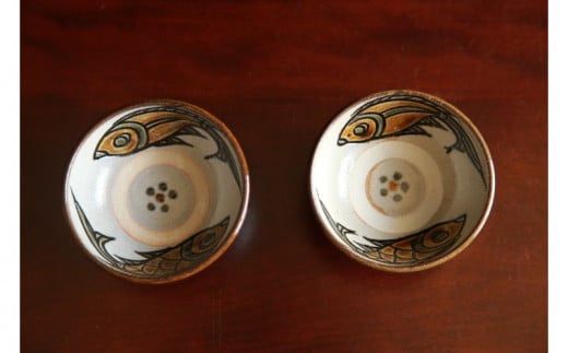 【陶芸工房ふじ】3寸鉢(魚紋)重ね焼き2枚セット沖縄県読谷村19000雑貨・日用品食器・グラス