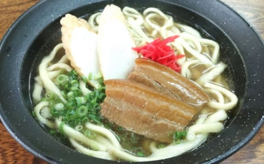 <だるまそば>沖縄そば(豚三枚肉)8食セット 〇 そば 細? 沖縄 読谷村 セット商品 ストレート麺 リニューアル 読谷セントラルキッチン沖縄県読谷村31000麺そば