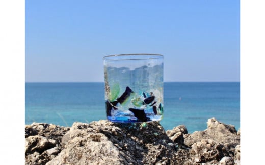 【RYUKYU GLASS WORKS 海風】ロックグラス(アクアリーフ)沖縄県読谷村20000衣類・装飾品・工芸品その他 装飾品・工芸品