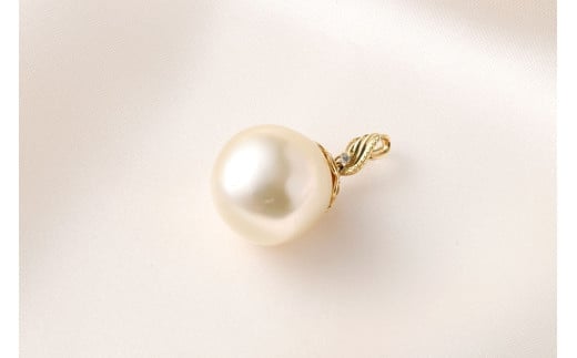 【ダイヤ0.04ct】 K18 南洋パール ペンダント 17.0mm UP〜15.0mm UP 真珠 アクセサリー ファッション福岡県嘉麻市234000衣類・装飾品・工芸品アクセサリー