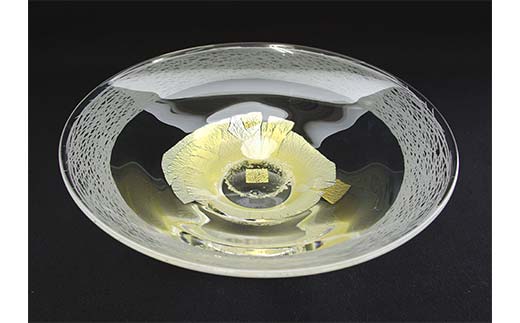【ギフト用】皿「Light Showers」<ガラス作家 池本美和> F6L-501山口県山陽小野田市100000衣類・装飾品・工芸品その他 装飾品・工芸品