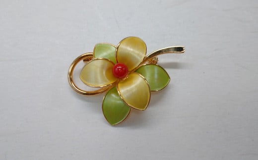 海の秘宝珊瑚:ブローチ19高知県宿毛市12000衣類・装飾品・工芸品アクセサリー