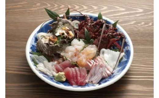 豪華 旬のお刺身盛合わせ マグロ まぐろ 鮪 カンパチ かんぱち 勘八 イカ いか 烏賊 サザエ さざえ 栄螺 伊勢えび 伊勢エビ イセエビ いせえび 海鮮 魚貝類 魚介類 刺身 刺し身 旬の刺身 手軽