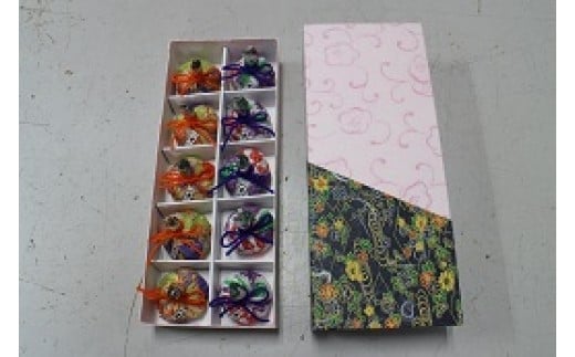 和菓子 栗づつみ 10個入り 渋皮栗 黒餡 白餡 贅沢仕立て スイーツ お茶請け お菓子 お茶うけ 常温保存 ギフト プレゼント 贈答用 贈答品 茨城県 石岡市 (E14-003)茨城県石岡市10000菓子・スイー
