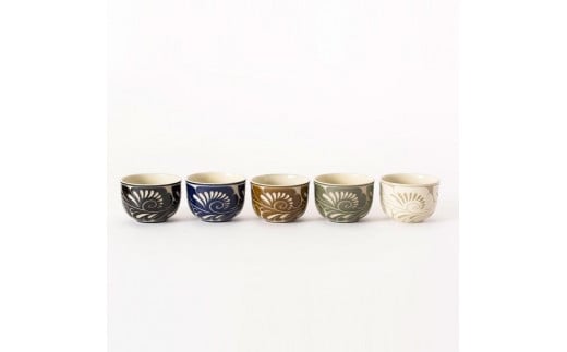 <受注生産品>唐草手碗<5色セット>|沖縄 那覇市 日用品 食器 グラス マグカップ  唐草 線彫 陶器  受注生産品  手作り 伝統工芸 やちむん沖縄県那覇市92000衣類・装飾品・工芸品その他
