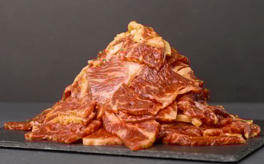 熊本県産 黒毛和牛 タレ漬け 焼肉 約1.5kg(約500g×3パック)と熊本県産 あか牛 (褐毛和牛) カルビ 焼肉用 約300g×1パックの焼肉セット 計1.8kg熊本県西原村24000肉牛肉