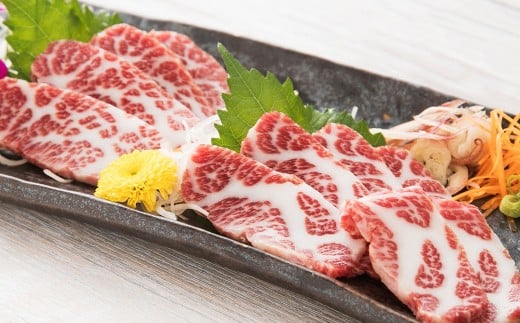 【桜屋】大トロ馬刺し200g(専用醤油付き150ml×1本) 馬肉 馬刺 お肉 霜降り 濃厚 希少部位 大トロ 馬刺し 200g しょうゆ 冷凍 熊本県 西原村熊本県西原村32000肉ジビエ