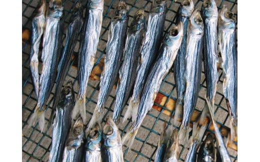 無添加!うるめ丸干し(うす塩仕上げ) 130g入り×3袋兵庫県南あわじ市12000魚介・海産物干物