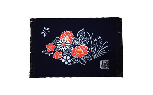 【C-34】郡上本染テーブルセンター 花柄 キッチン用品 食器 調理器具  配膳用品 キッチンファブリック  テーブルクロス 30000円岐阜県郡上市30000衣類・装飾品・工芸品その他 装飾品・工芸品