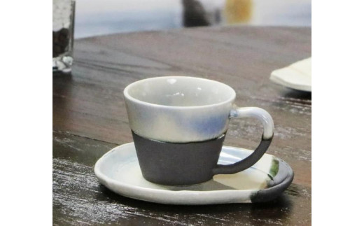信楽焼 ブルーベリーコーヒーカップ&ソーサー 陶器滋賀県12000衣類・装飾品・工芸品その他 装飾品・工芸品