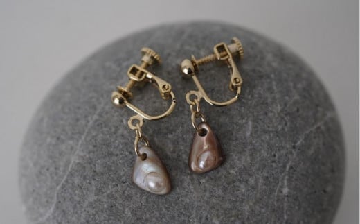 琵琶パールと池蝶貝のイヤリング(THE SHELL with BIWAPearl)滋賀県30000衣類・装飾品・工芸品アクセサリー