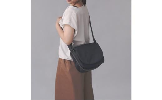 豊岡鞄 TUTUMU Flap(S3900)ブラック兵庫県豊岡市82000衣類・装飾品・工芸品鞄・バッグ