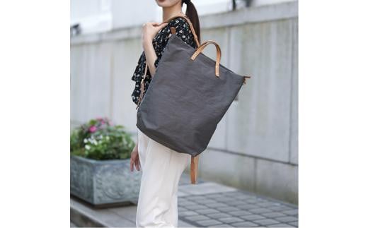 豊岡鞄 リュック(グレー)TUTUMU books(S2100 24-153)兵庫県豊岡市97000衣類・装飾品・工芸品鞄・バッグ