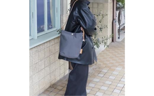 豊岡鞄 TUTUMU Journey S(S2500 24-163)グレー兵庫県豊岡市70000衣類・装飾品・工芸品鞄・バッグ